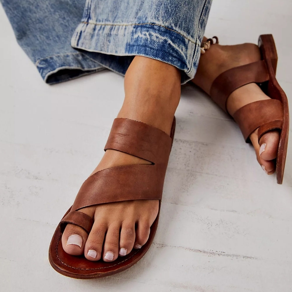 NIB Free People Leather Abilene Toe Loop Sandals Size US 9/EUC 39